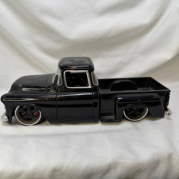 Jada 1955 Chevy Stepside Pickup 1:24 Scale Model Black Missing mirror - Picture 3 of 11